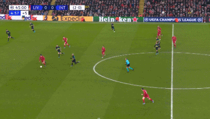 半场战报：斯洛伐克0-0北爱尔兰，双方破门乏术